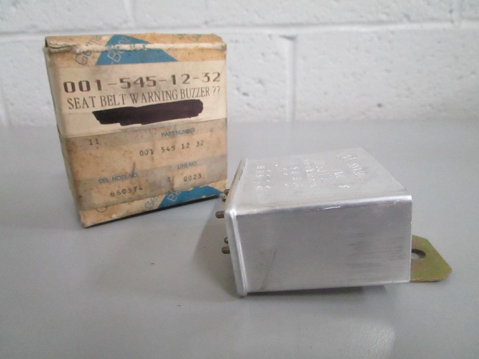 NEW OEM 0015451232 Mercedes-Benz Seat Belt Warning Relay 0820