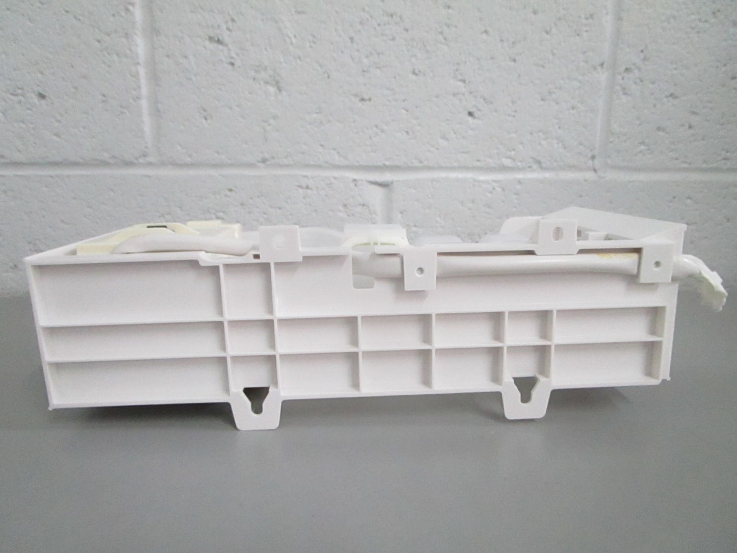 Whirlpool W11546935 NEW OEM Refrigerator Ice Maker Assy Maytag KitchenAid 0820