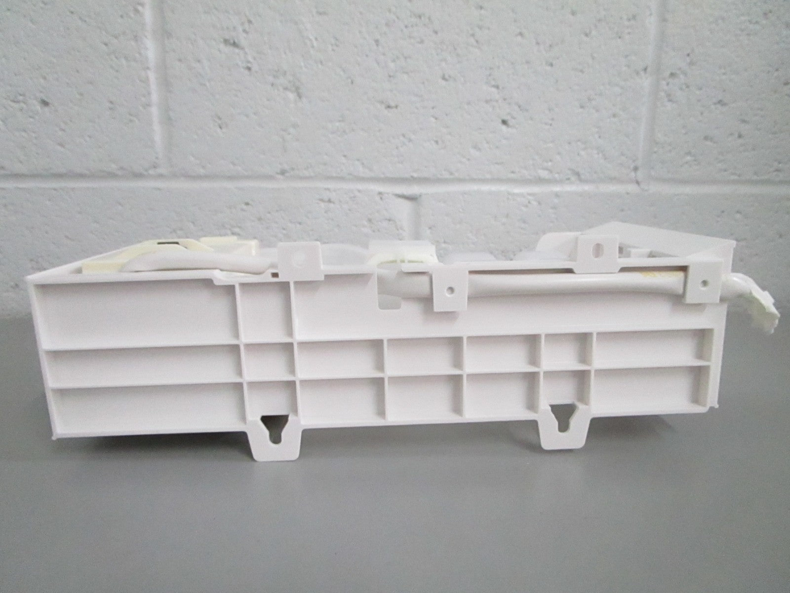 Whirlpool W11546935 NEW OEM Refrigerator Ice Maker Assy Maytag KitchenAid 0820