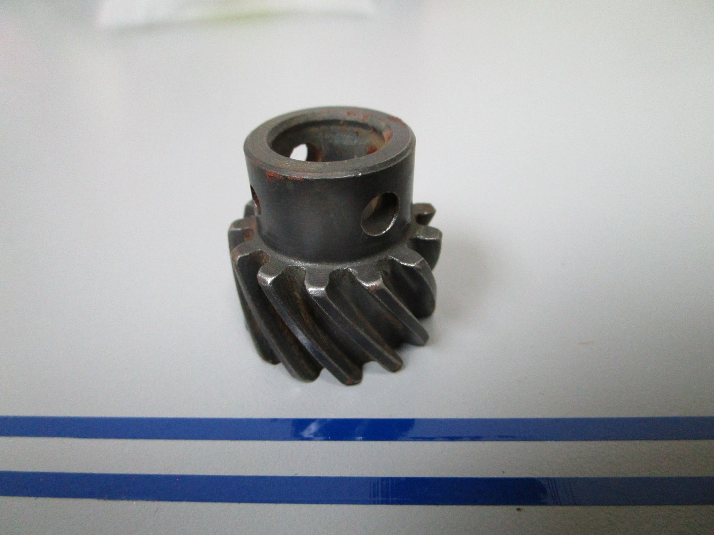 NEW OEM 311703 0311703 OMC Johnson Evinrude Drive Gear 0720