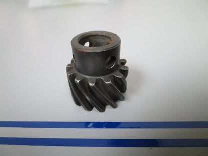 NEW OEM 311703 0311703 OMC Johnson Evinrude Drive Gear 0720