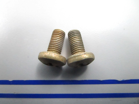 *NEW OEM* (LOT OF 2) 0810 OMC Johnson Evinrude Screw 316374 0316374