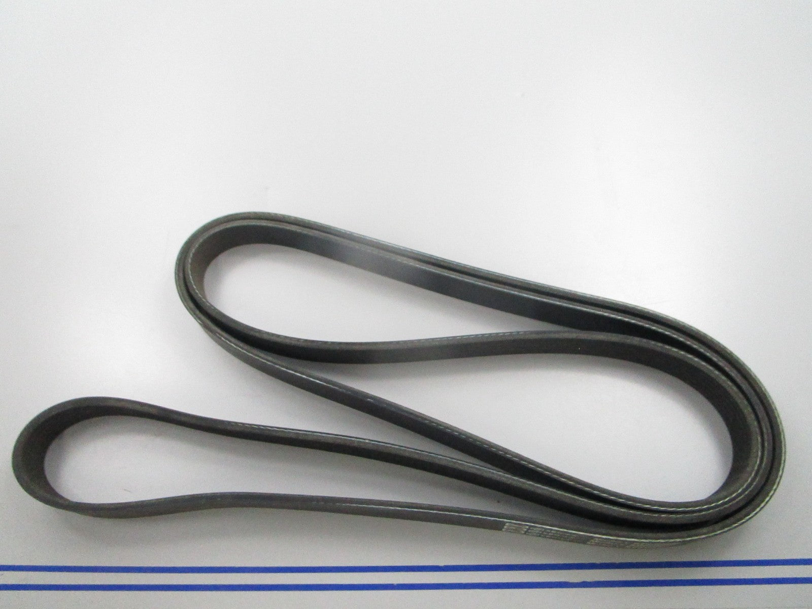NEW K060895 Gates Micro-V Serpentine Belt 0810