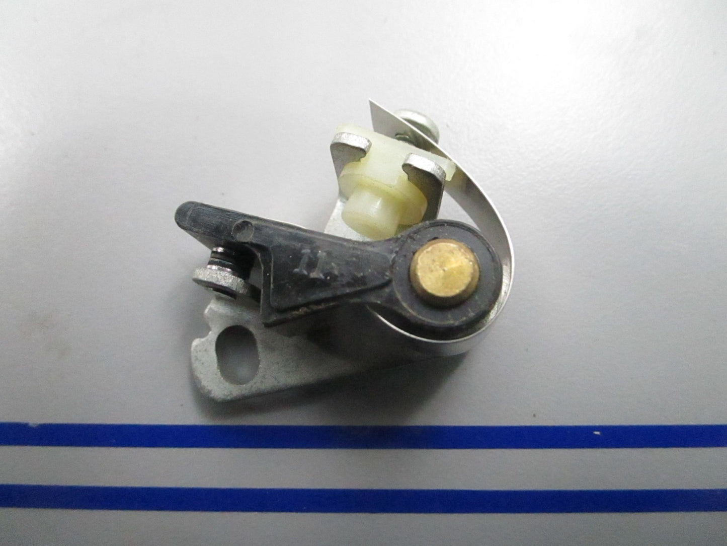 *NEW OEM* 0810 Tecumseh Breaker Point 32011A