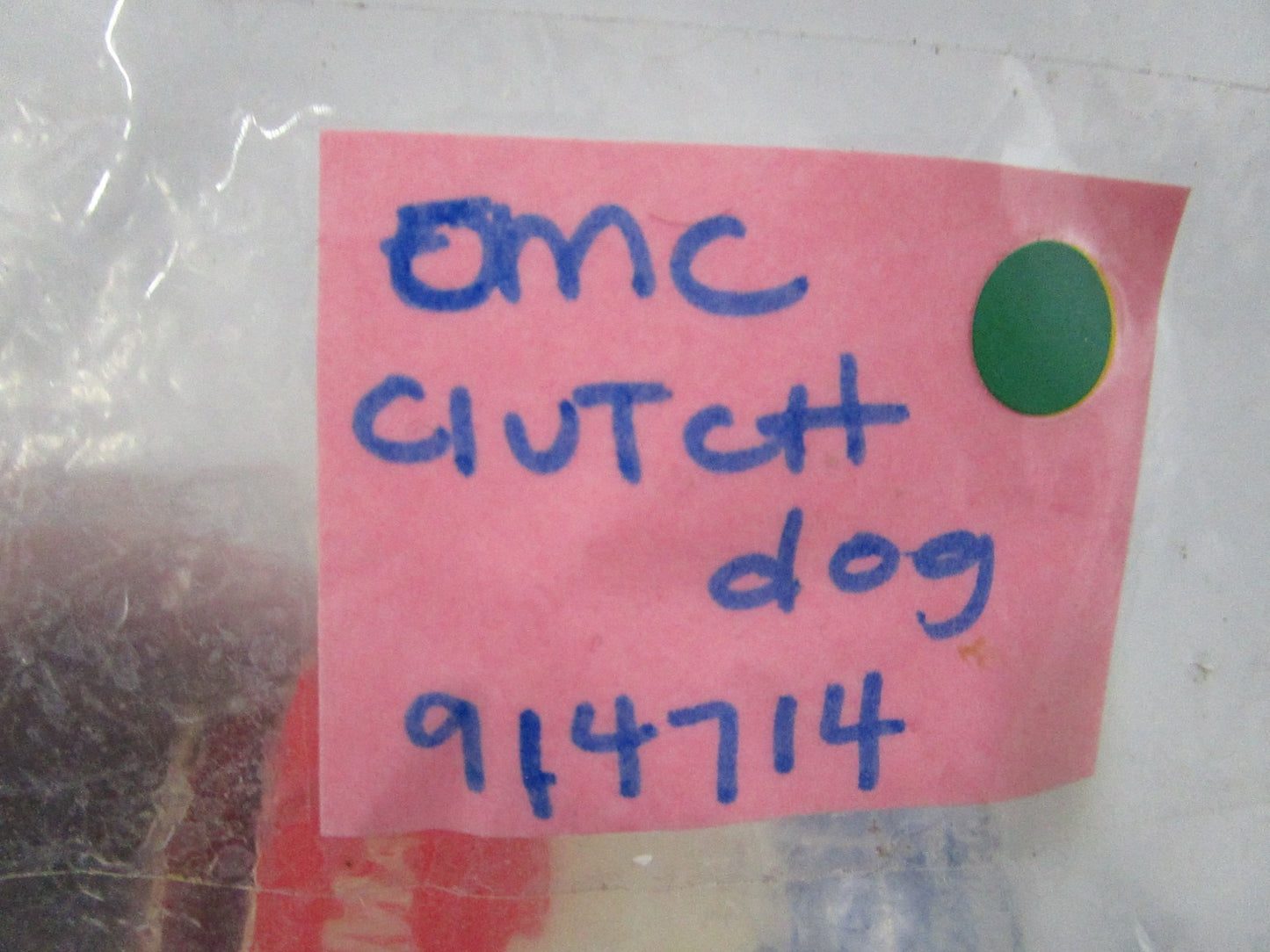NEW OEM 914714 0914714 OMC Johnson Evinrude Clutch Dog 0810