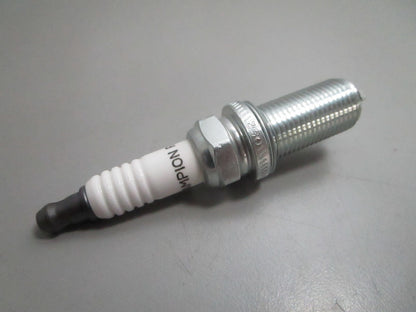 *NEW* (LOT OF 8) 0820 Champion Spark Plug REC10YC4
