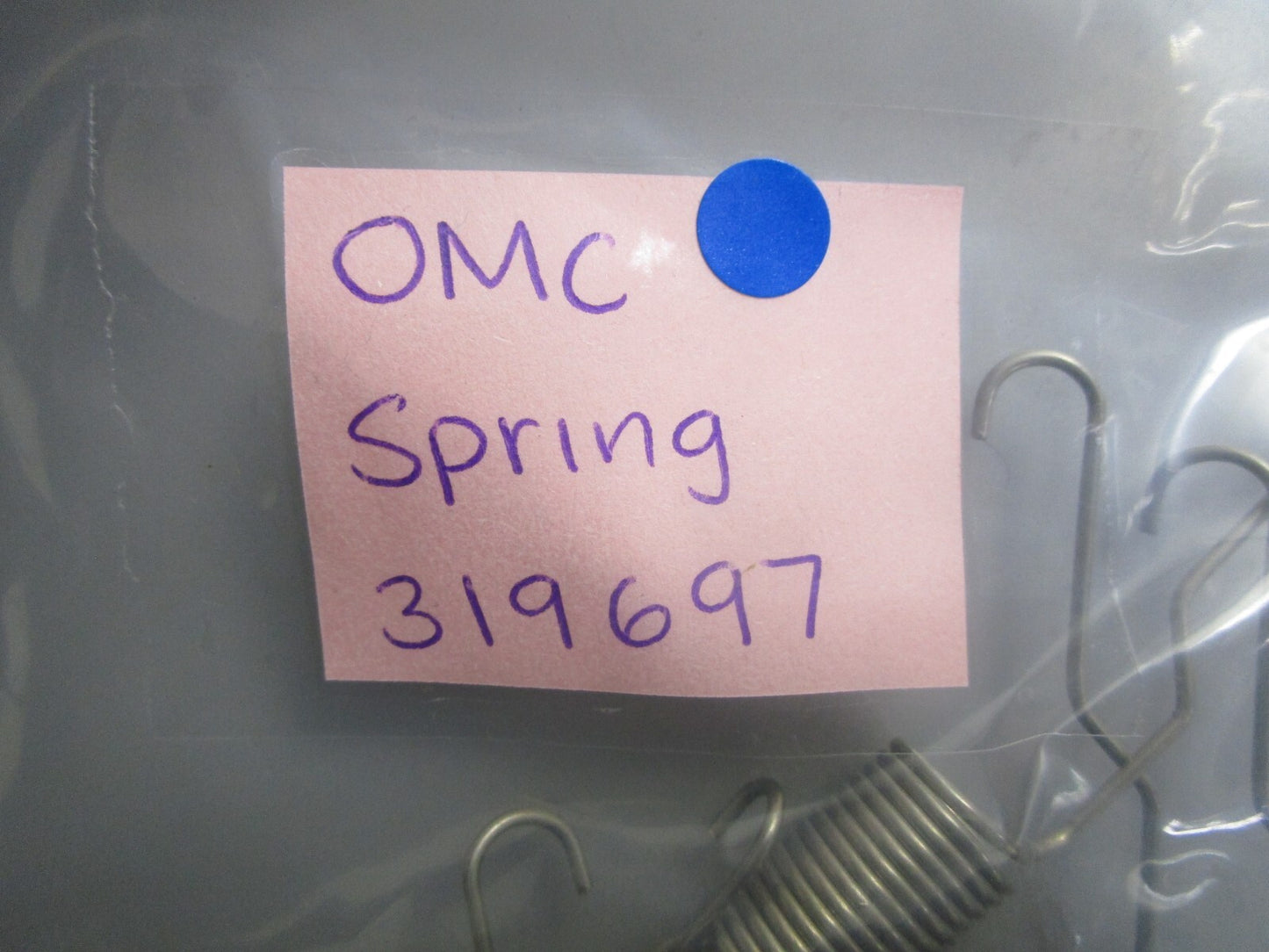 *NEW OEM* 0810 OMC Johnson Evinrude Spring 319697 0319697