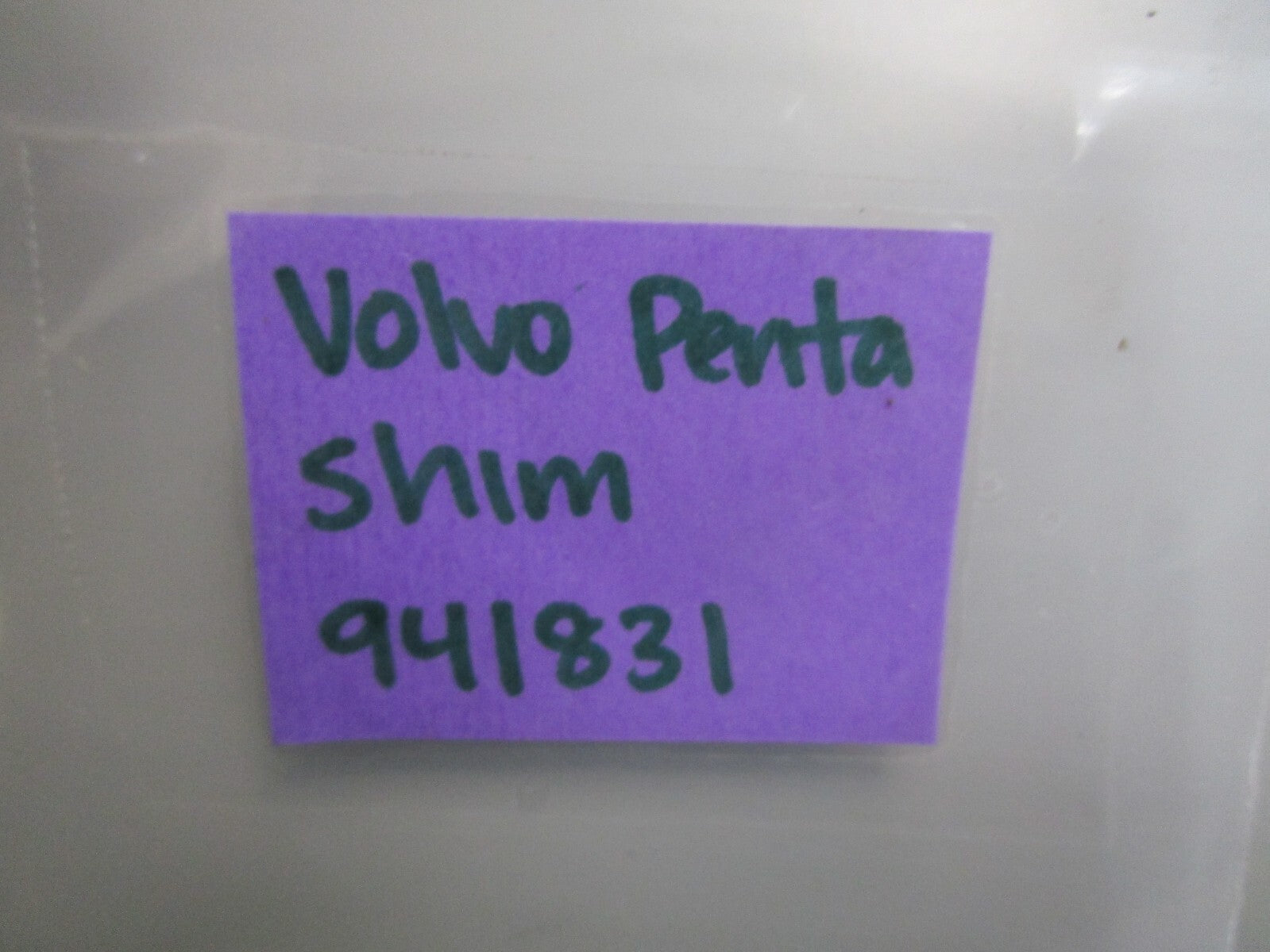 *NEW OEM* 0810 Volvo Penta Shim 941831