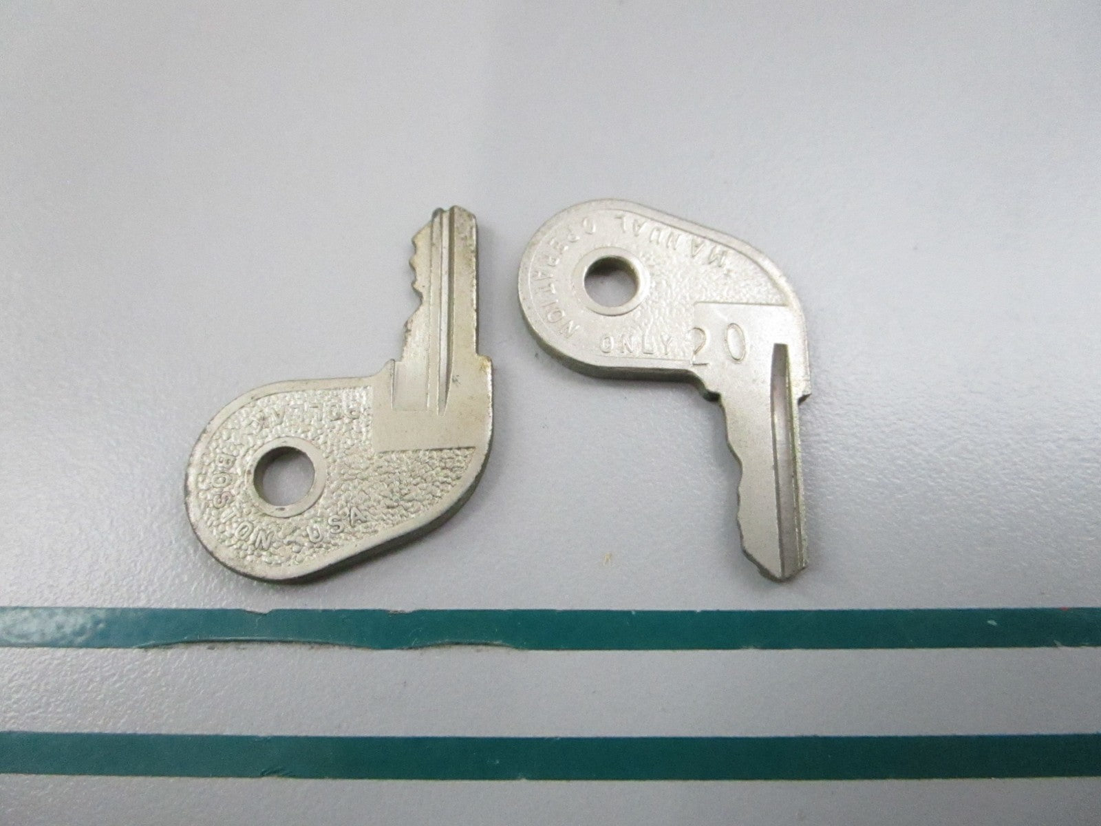 NEW OEM (LOT OF 2) 501785 0501785 OMC Johnson Evinrude 73-20 Ignition Key 0810
