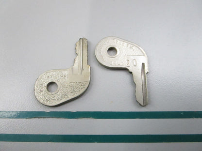 NEW OEM (LOT OF 2) 501785 0501785 OMC Johnson Evinrude 73-20 Ignition Key 0810