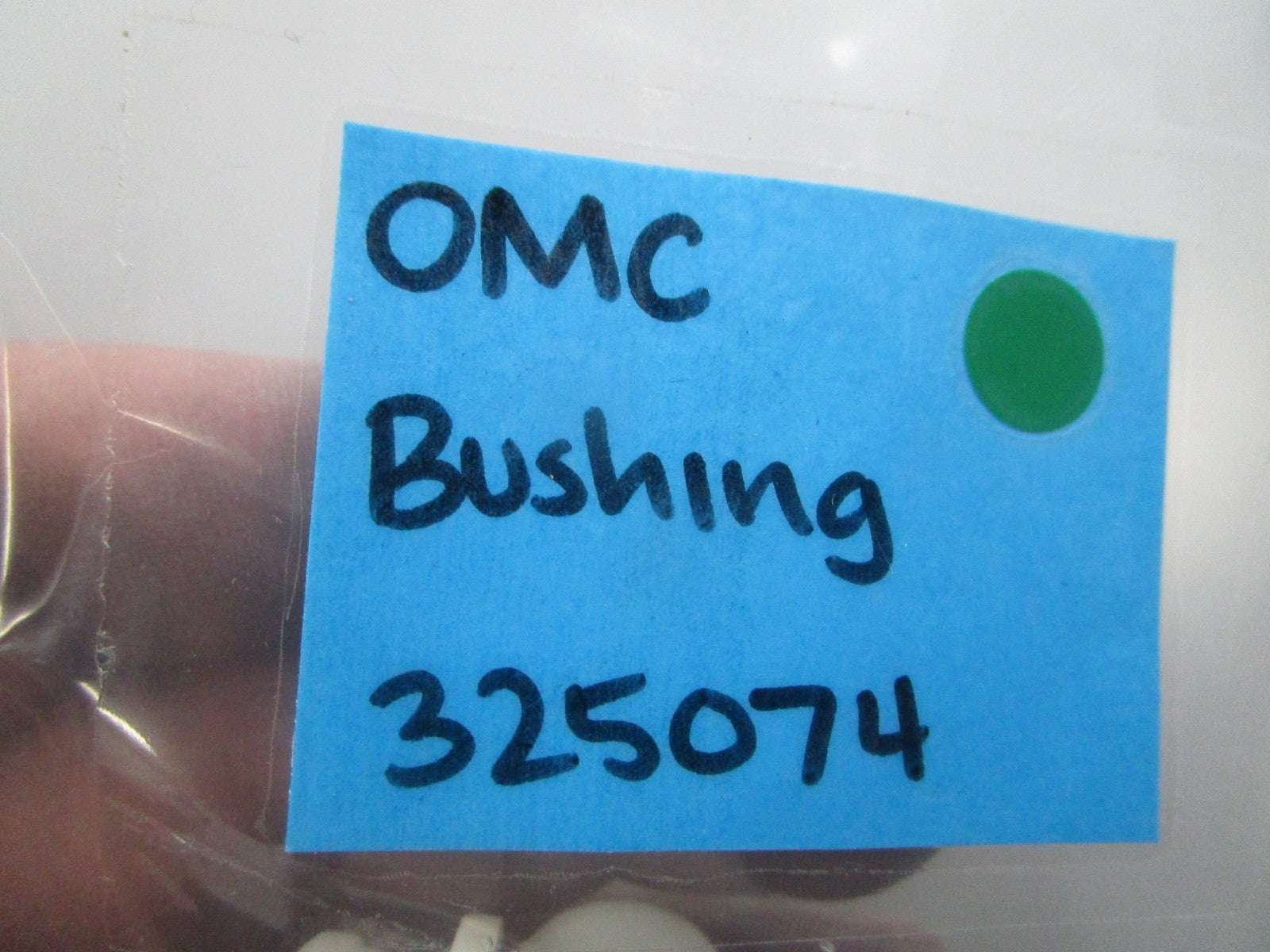 NEW OEM (LOT OF 2) 325074 0325074 OMC Johnson Evinrude Bushing 0810