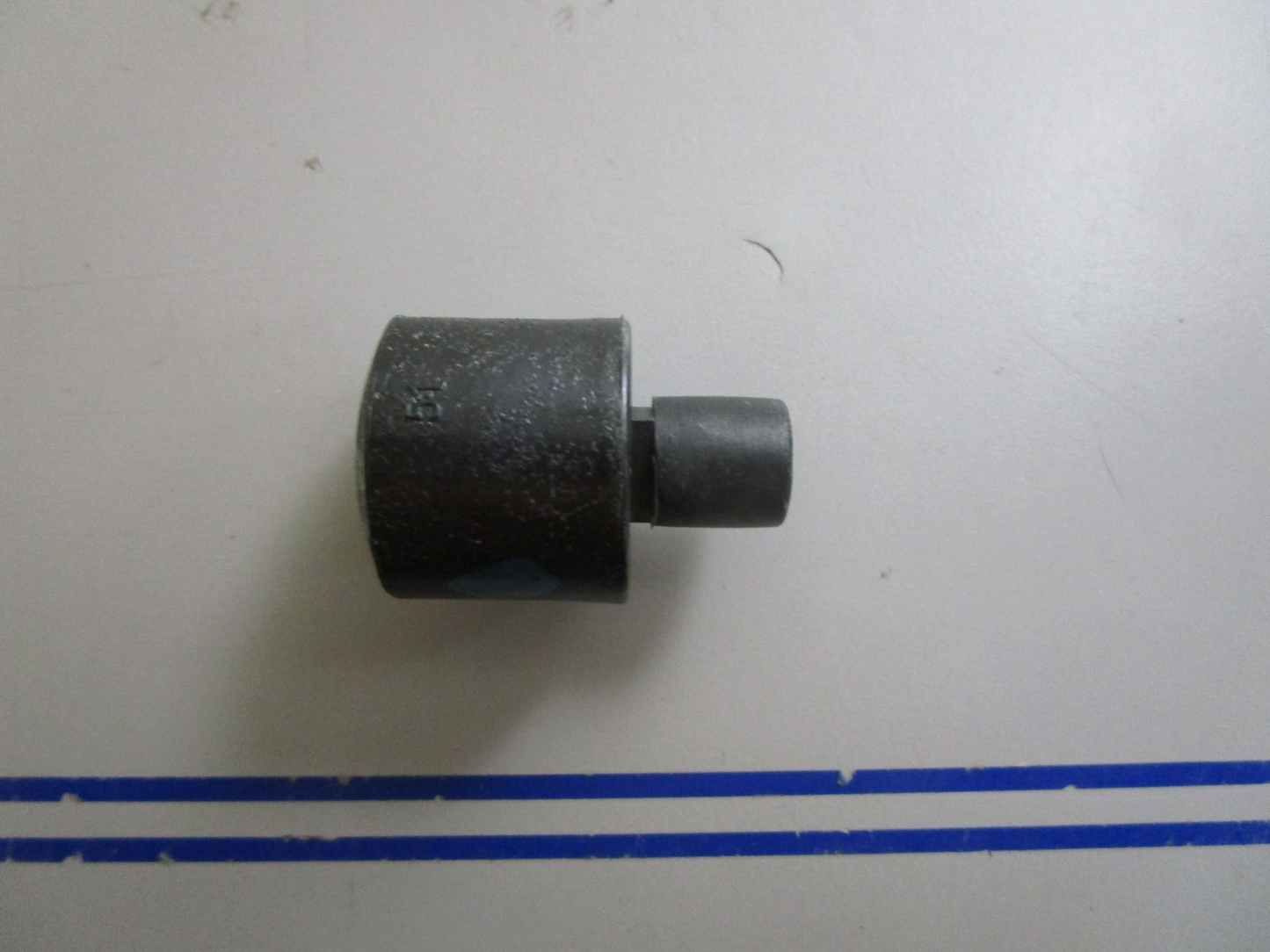 *NEW OEM* 0770 OMC Johnson Evinrude Rubber Mount 325975 0325975