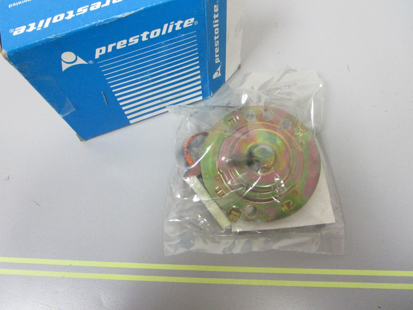 *NEW OEM* 0810 OMC Prestolite Head Assembly 382545 0382545