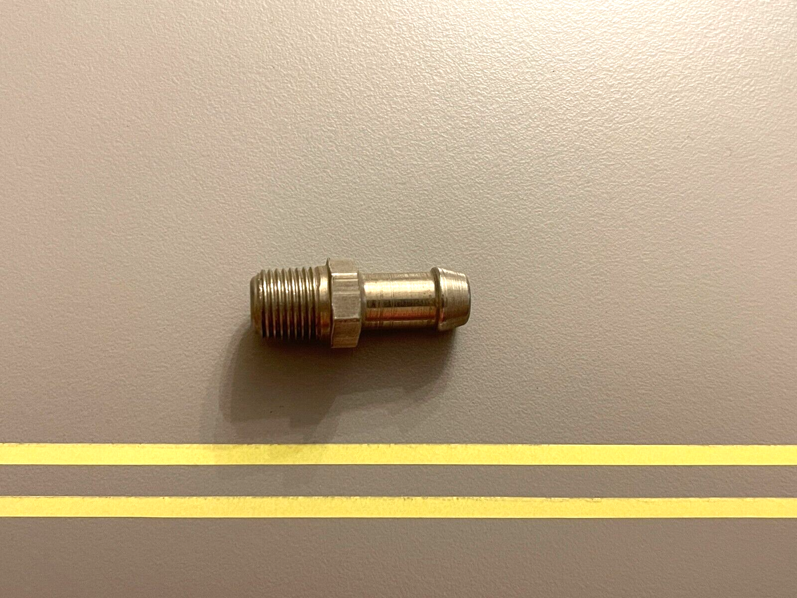 *NEW OEM* 0750 OMC Johnson Evinrude FITTING 395700 0395700