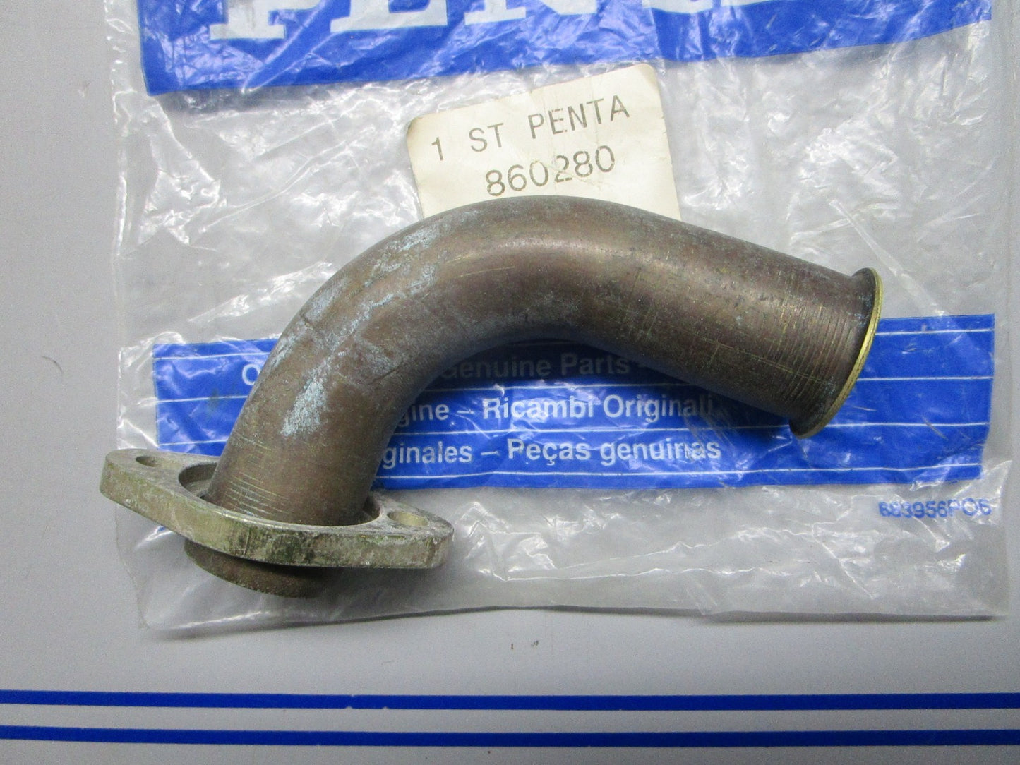 *NEW OEM* 0820 Volvo Penta Coolant Pipe 860280