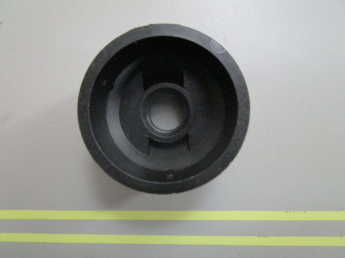 *NEW OEM* 0810 Volvo Penta Cover 3852958