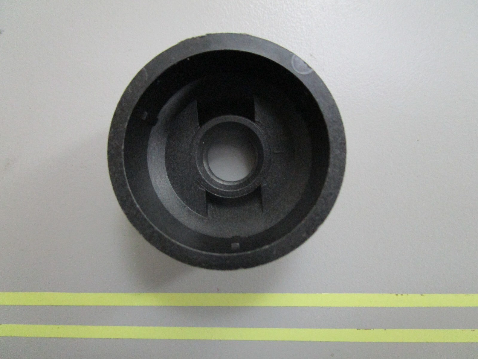 *NEW OEM* 0810 Volvo Penta Cover 3852958