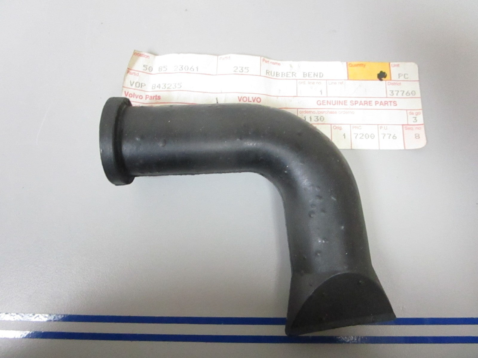 NEW OEM 843235 Volvo Penta Rubber Bend Hose 0720