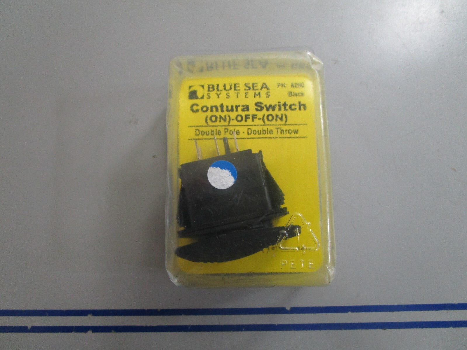 *NEW* 0810 Blue Sea systems Contura Switch 8290