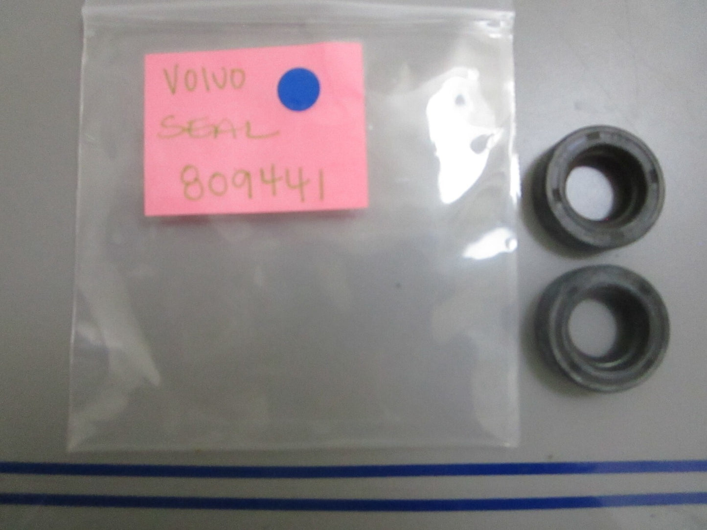 *NEW OEM* (LOT OF 2) 0810 Volvo Penta Seal 809441