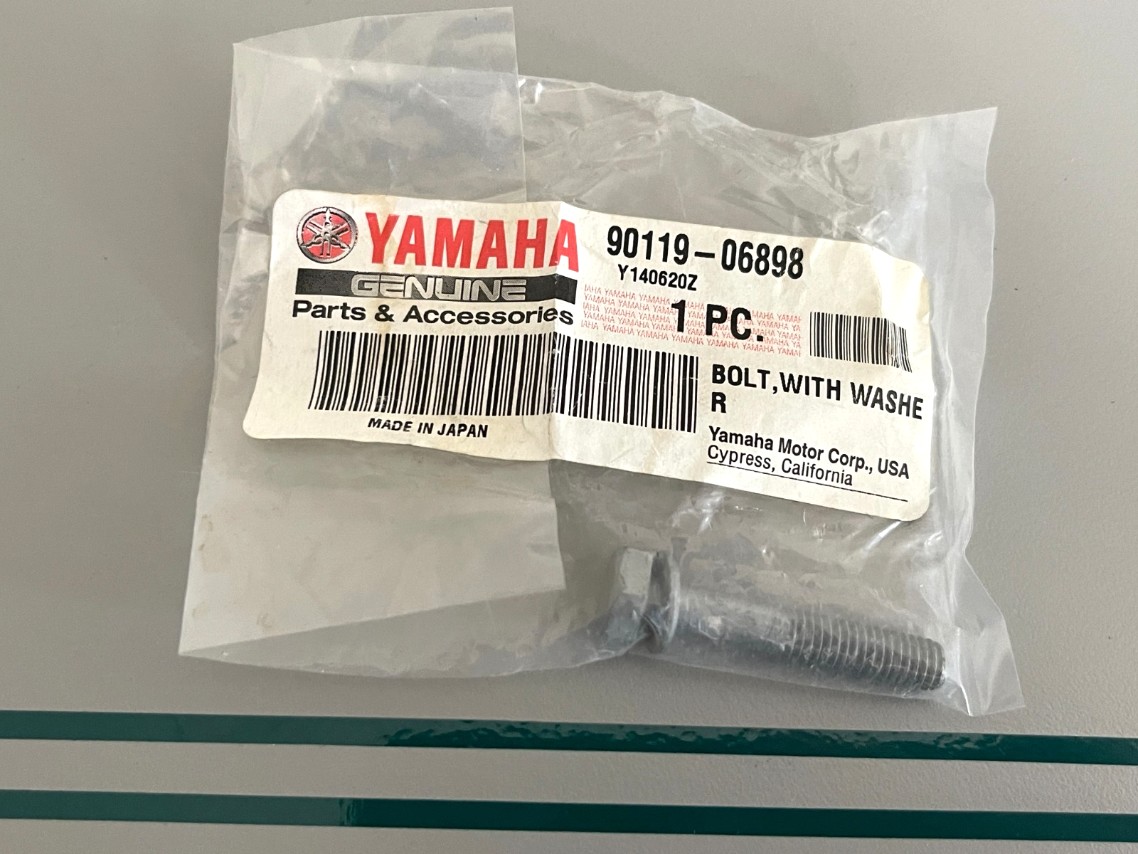 NEW OEM 90119-06898-00 Yamaha Bolt 0810