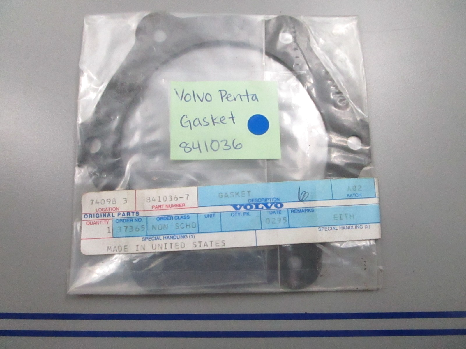 *NEW OEM* 0810 Volvo Penta Gasket 841036