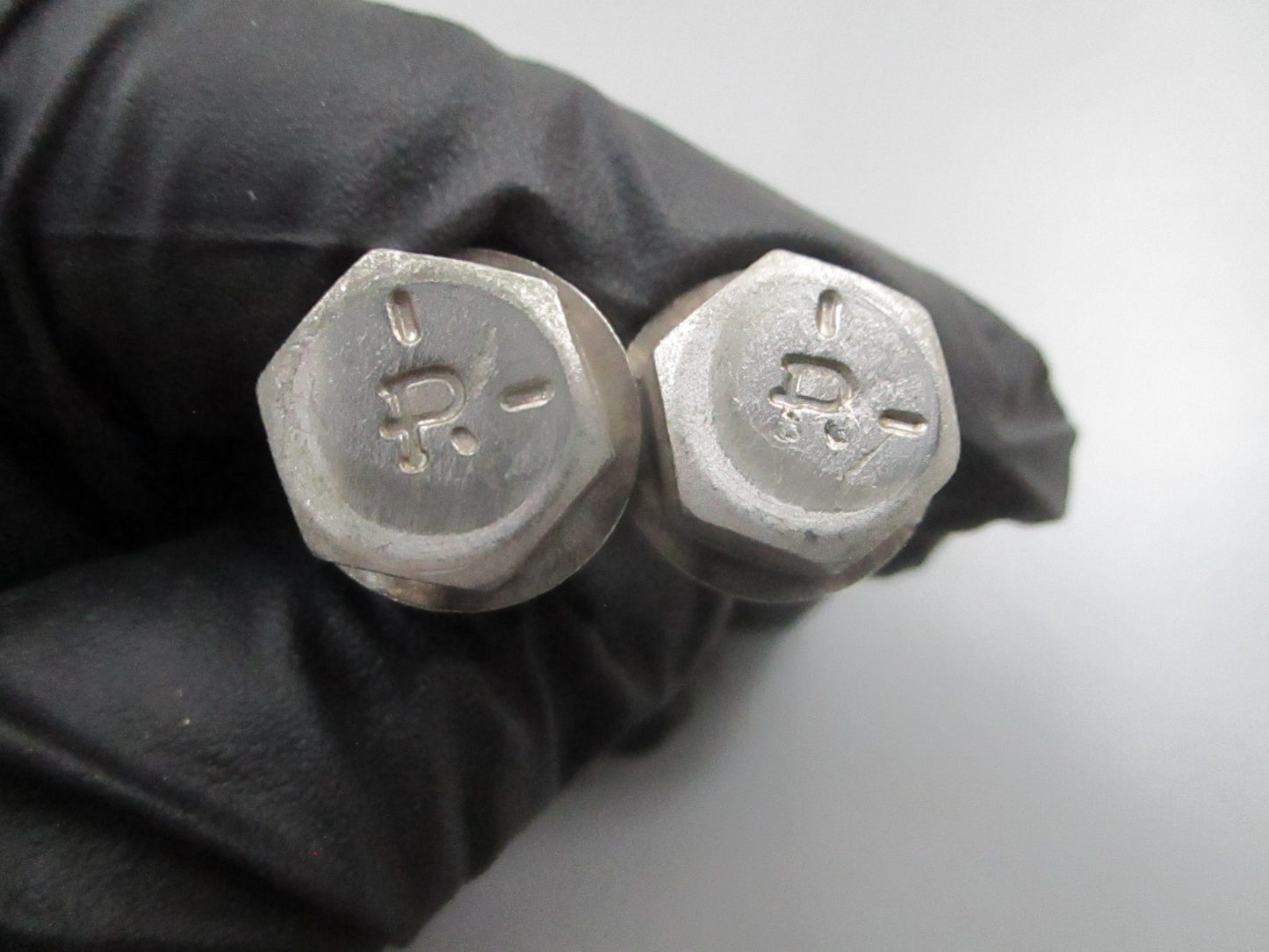 *NEW OEM* (LOT OF 2) 0810 OMC Johnson Evinrude Screw 3853262