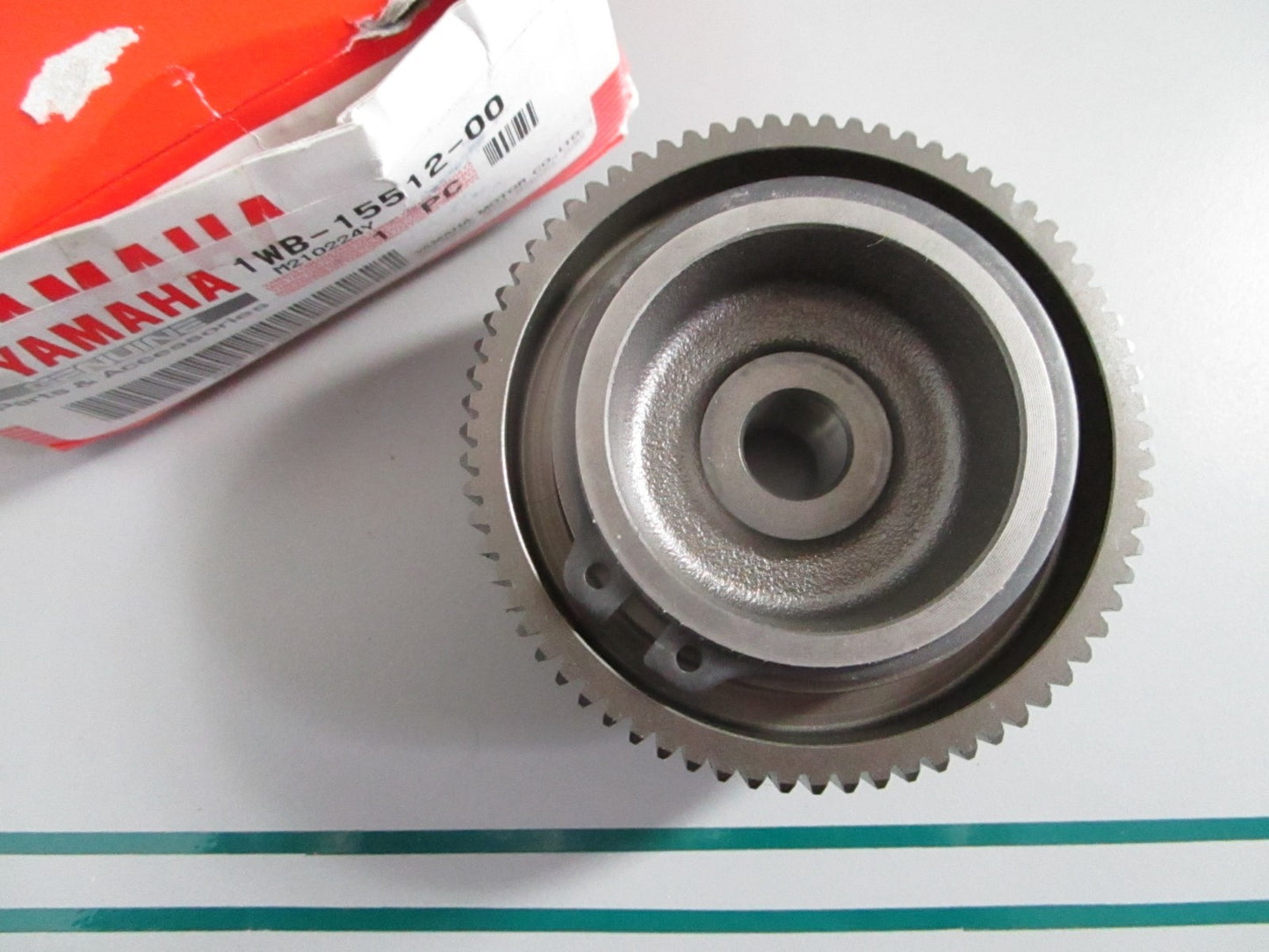 NEW OEM 1WB-15512-00-00 Yamaha Idler Gear 0820