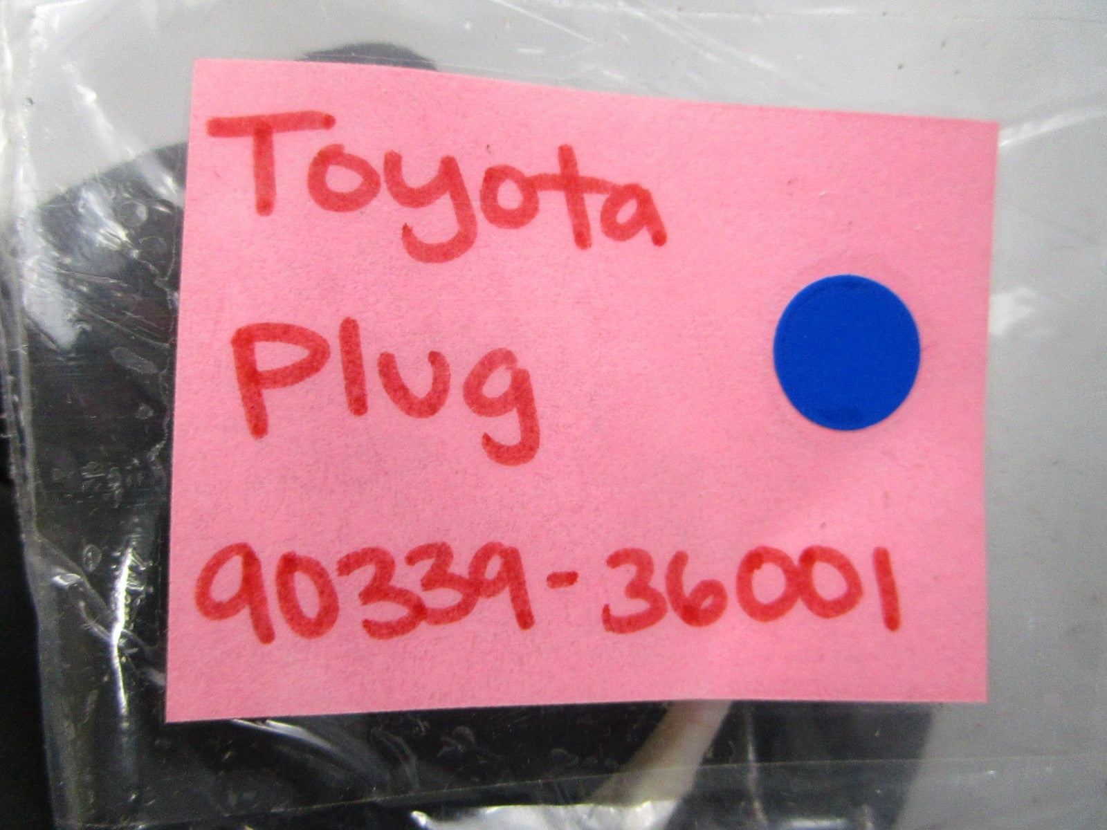 NEW OEM 90339-36001 Toyota Plug 0810