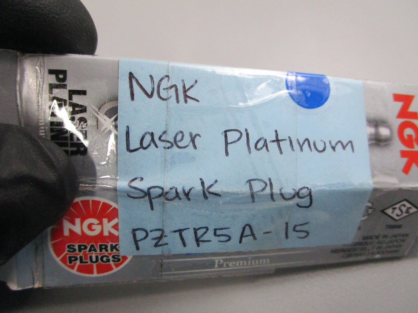 NEW PZTR5A-15 NGK Laser Platinum Spark Plug 0810