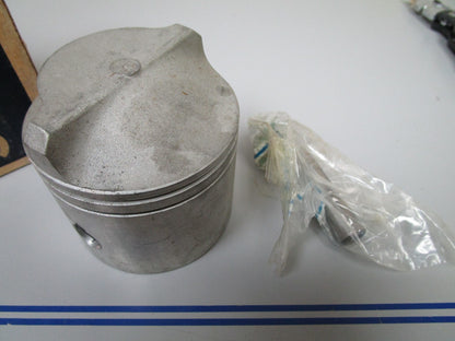 *NEW OEM* 0810 OMC Johnson Evinrude Piston & Wrist Pin Kit 385272 0385272