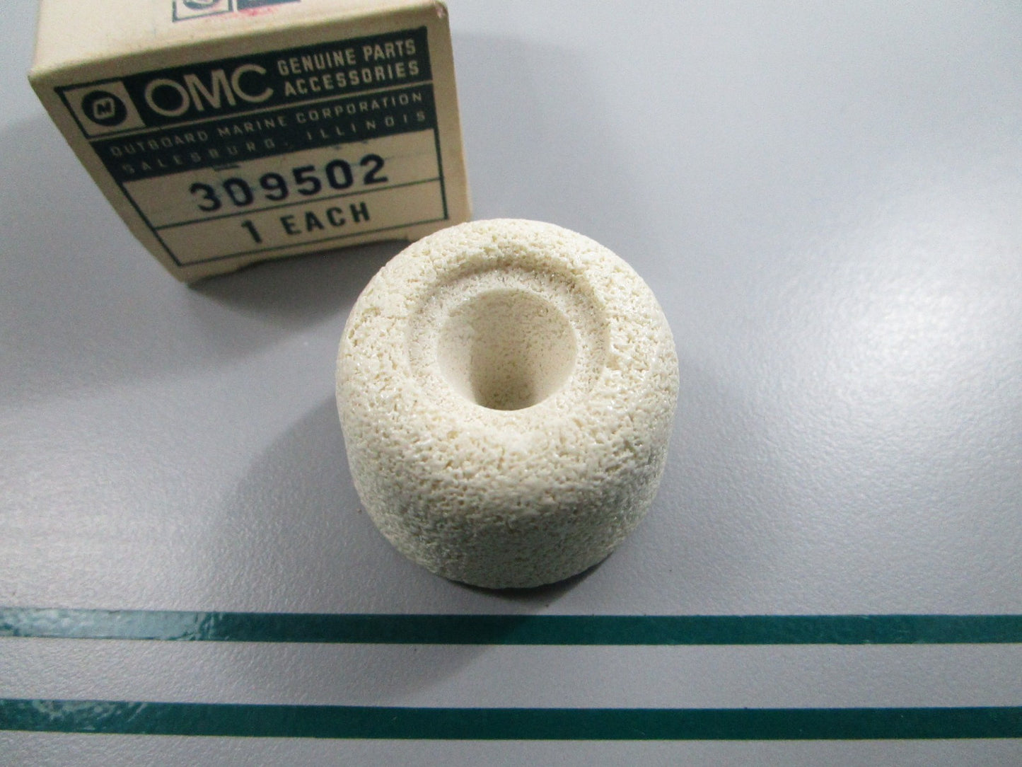 NEW OEM 309502 0309502 OMC Johnson Evinrude Filter 0810