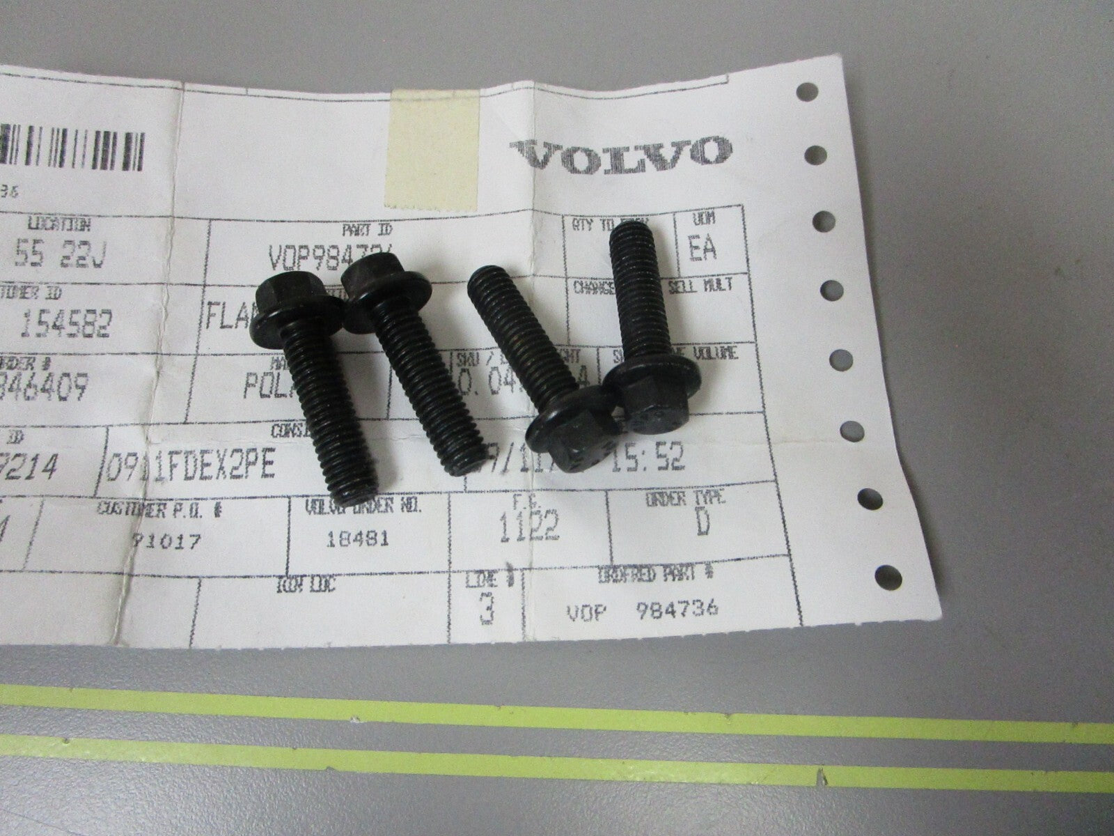 *NEW OEM* (LOT OF 4) 0810 Volvo Penta Flange Screw 984736