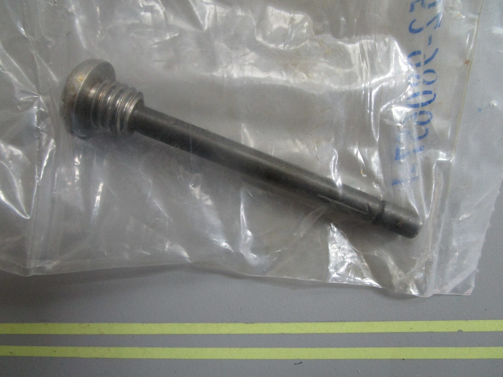 *NEW OEM* 0810 OMC Johnson Evinrude Indicator Plug 980657 0980657