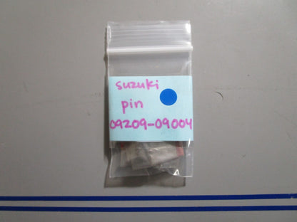 *NEW OEM* 0810 Suzuki Pin 09209-09004