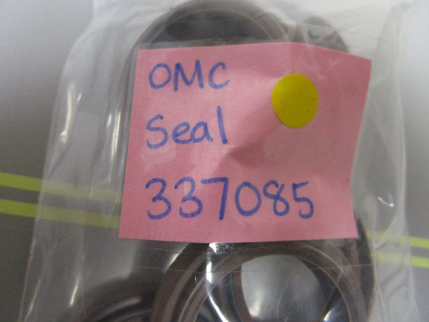 *NEW OEM* 0810 OMC Johnson Evinrude Seal 337085 0337085