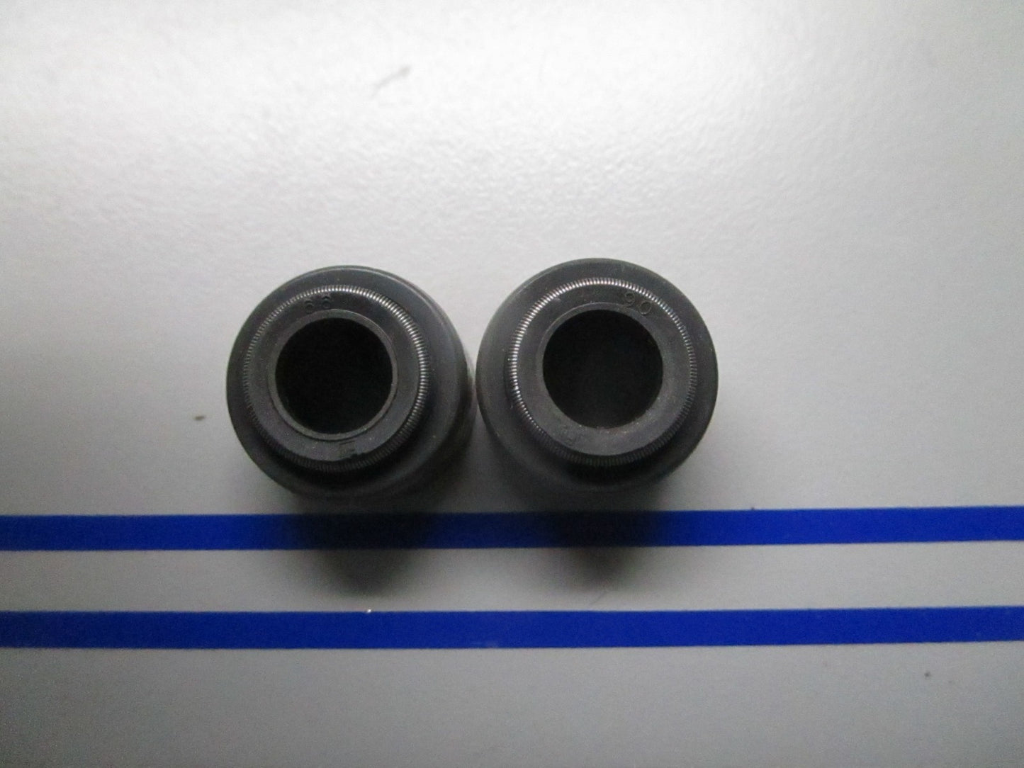 *NEW OEM* (LOT OF 2) 0810 Volvo Penta Seal 3855814