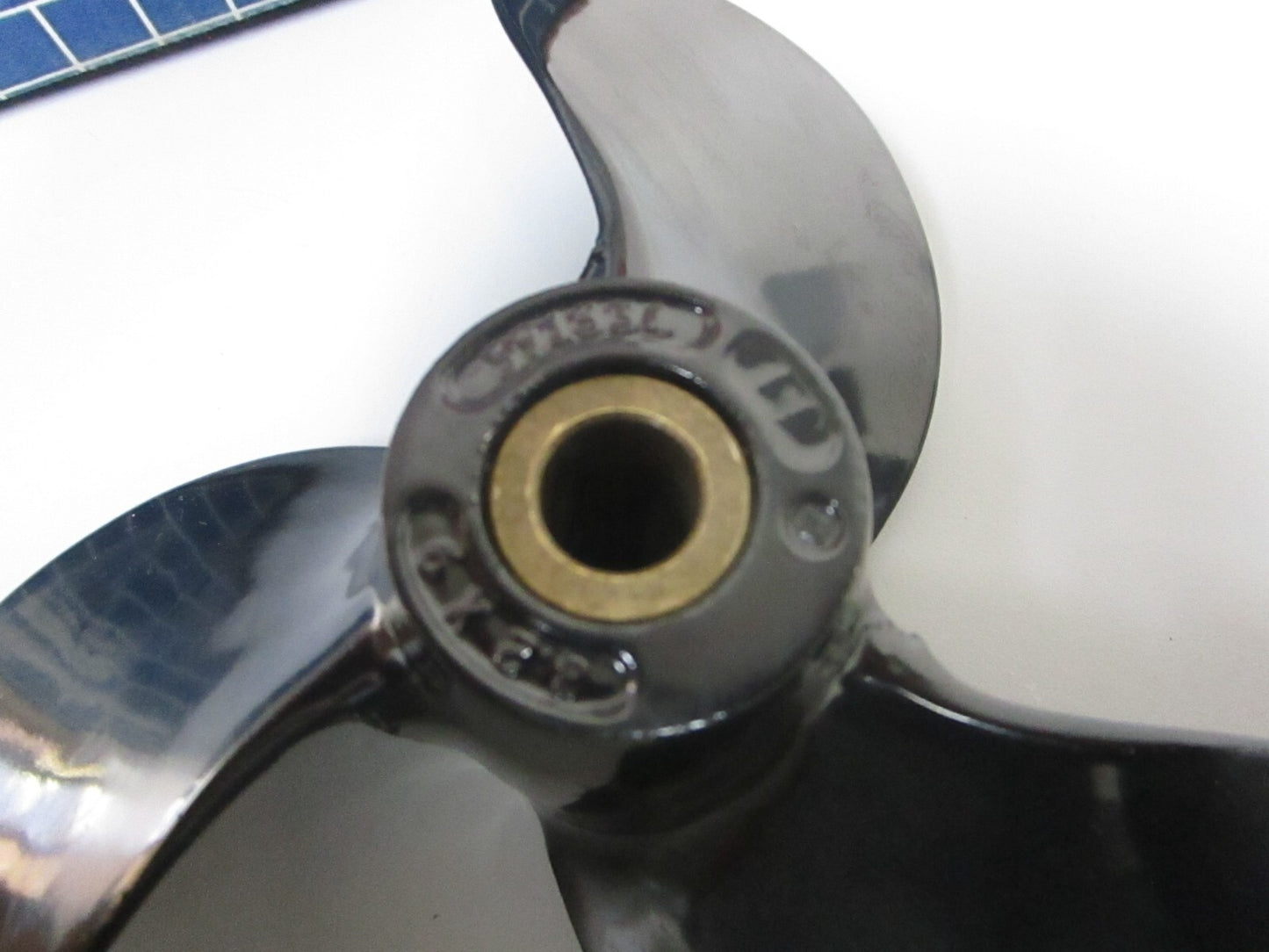 *NEW OEM* 0720 OMC Johnson Evinrude 8.25 x 9P Propeller 391534 0391534