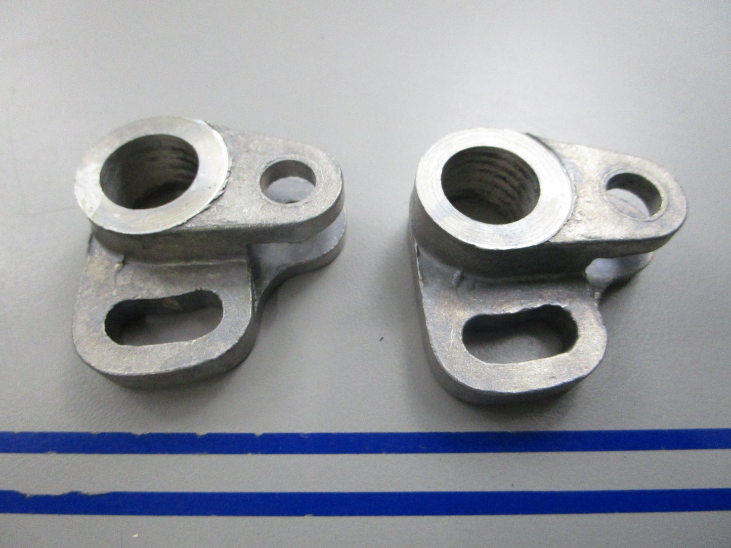 NEW OEM (LOT OF 2) 309747 0309747 OMC Johnson Evinrude 9.5hp Clevis 0810