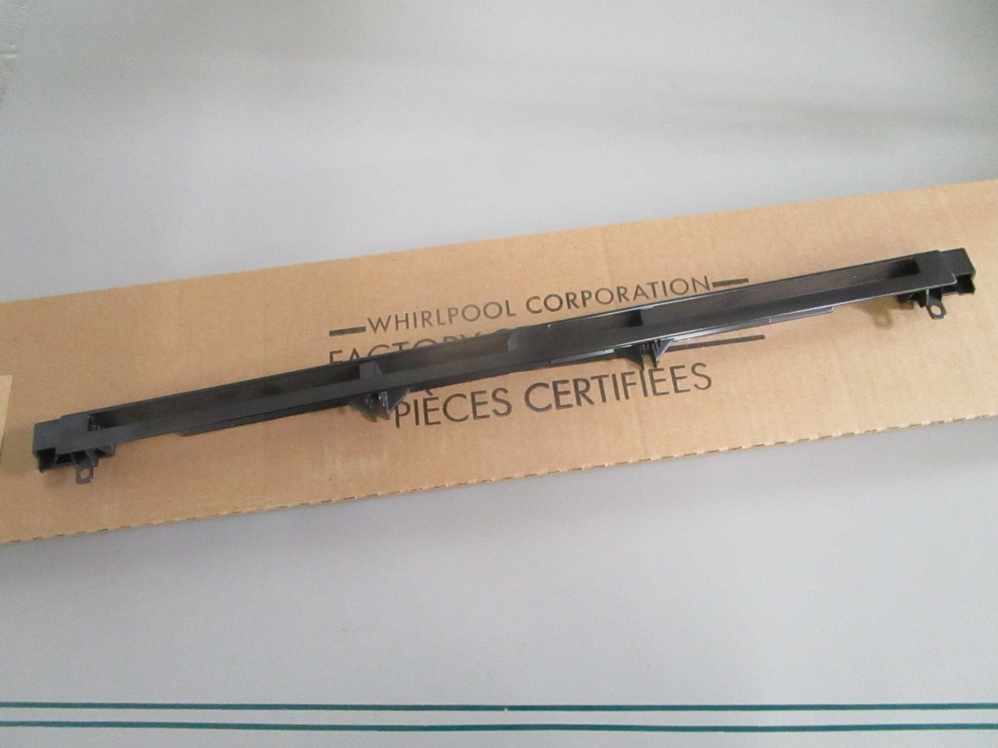 NEW OEM W10518369 Whirlpool Vent Trim 0820