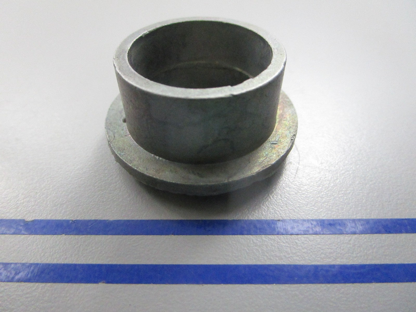 NEW OEM 305403 0305403 OMC Johnson Evinrude Exhaust Relief Spring Retainer 0810