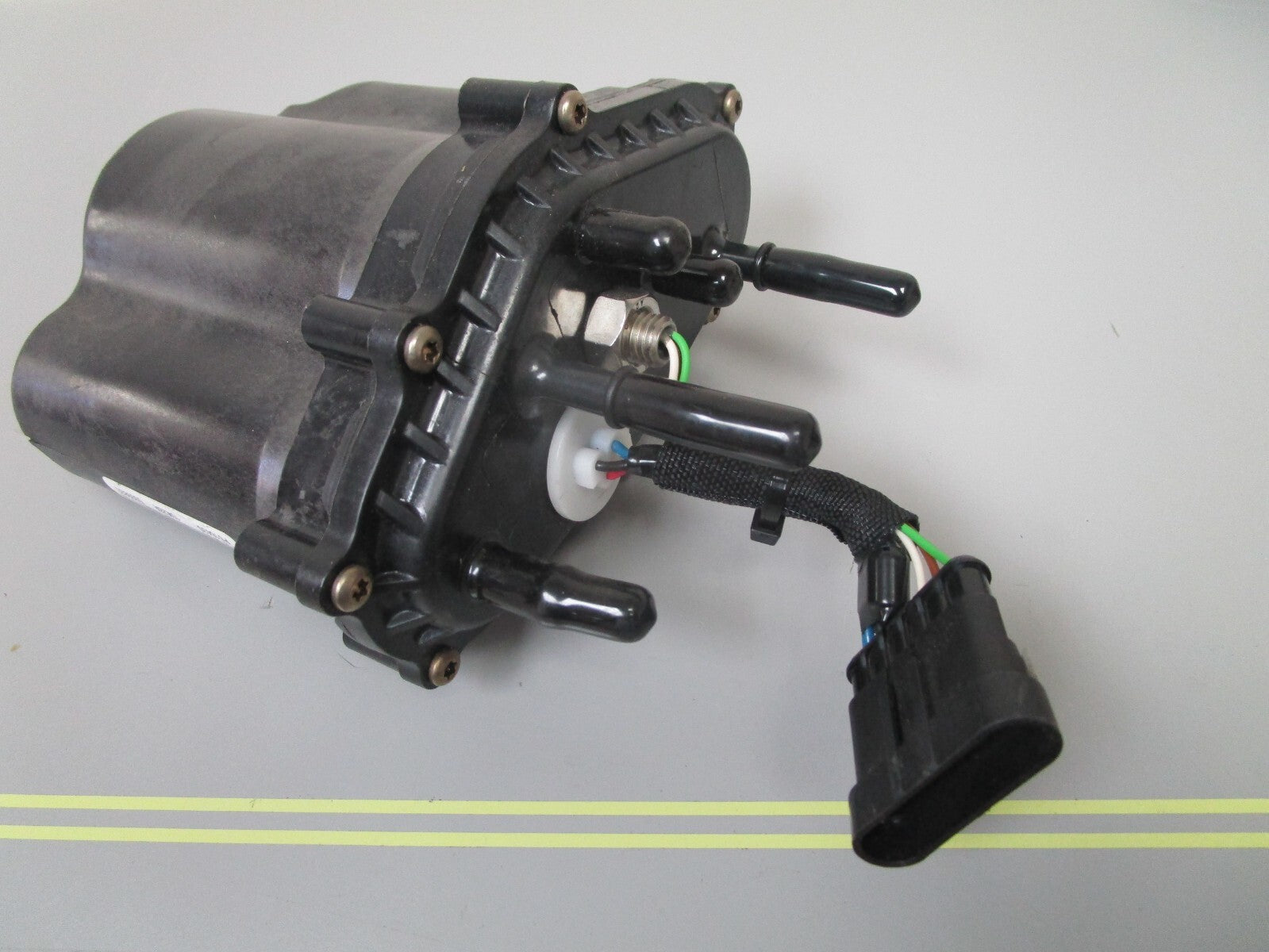 *NEW OEM* 0720 OMC Johnson Evinrude Fuel Pump Assembly 5009833