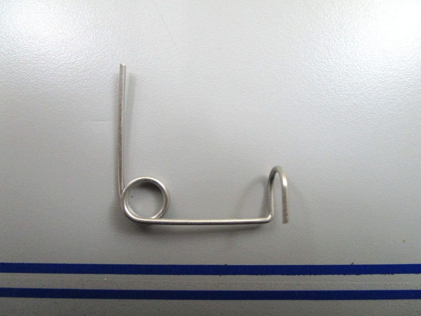 *NEW OEM* 0810 OMC Johnson Evinrude Spring 335297 0335297