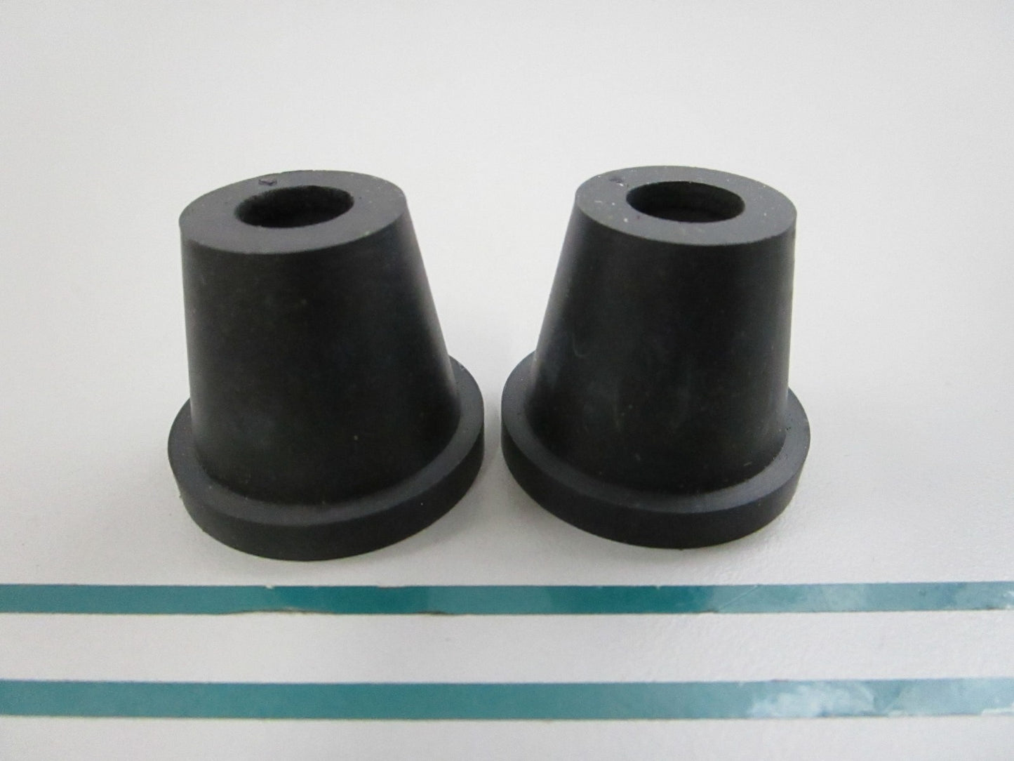 NEW OEM (LOT OF 2) 332413 00332413 OMC Johnson Evinrude Mount 0810