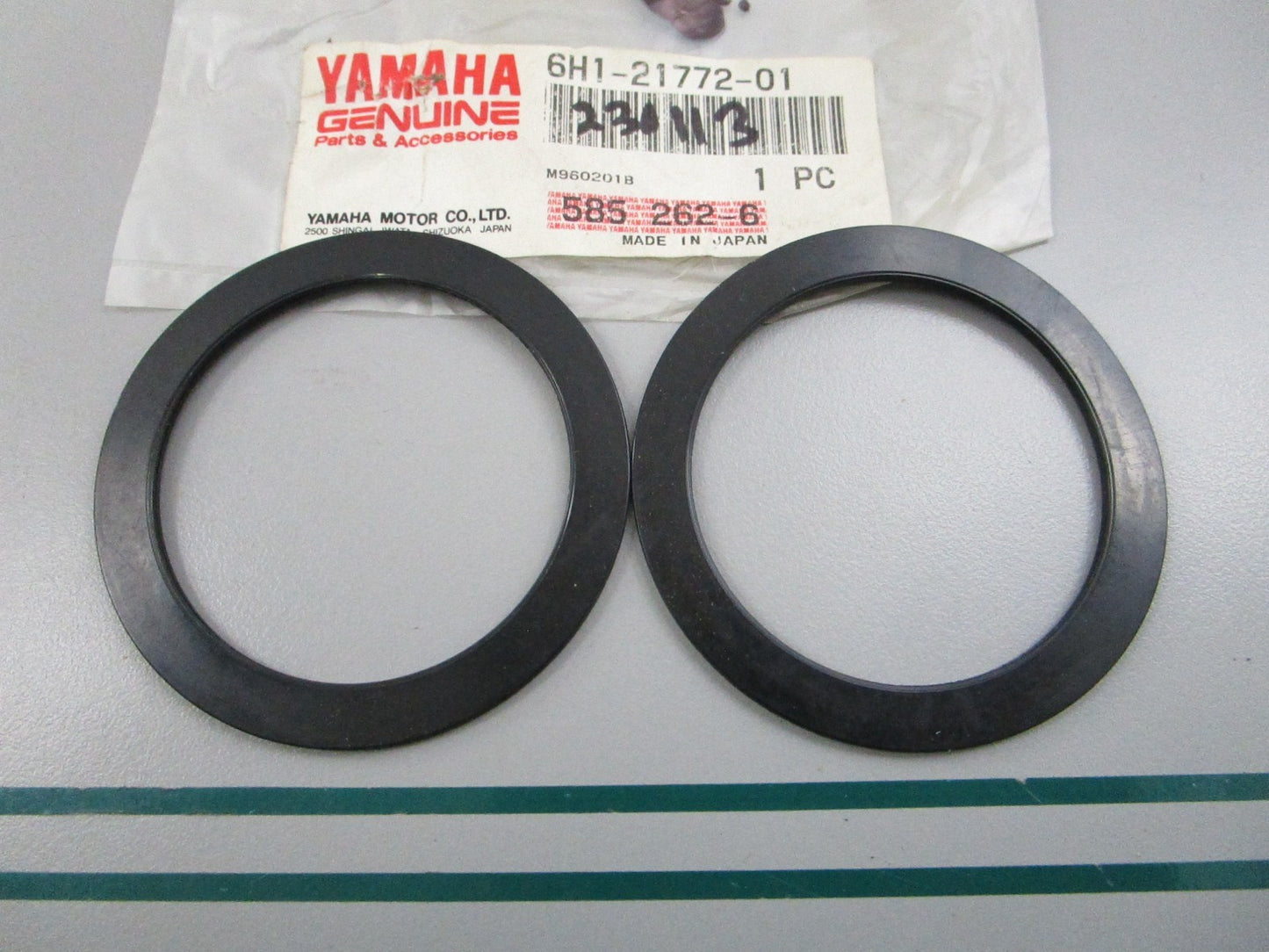 NEW OEM (LOT OF 2) 6H1-21772-01-00 Yamaha Gasket 0810