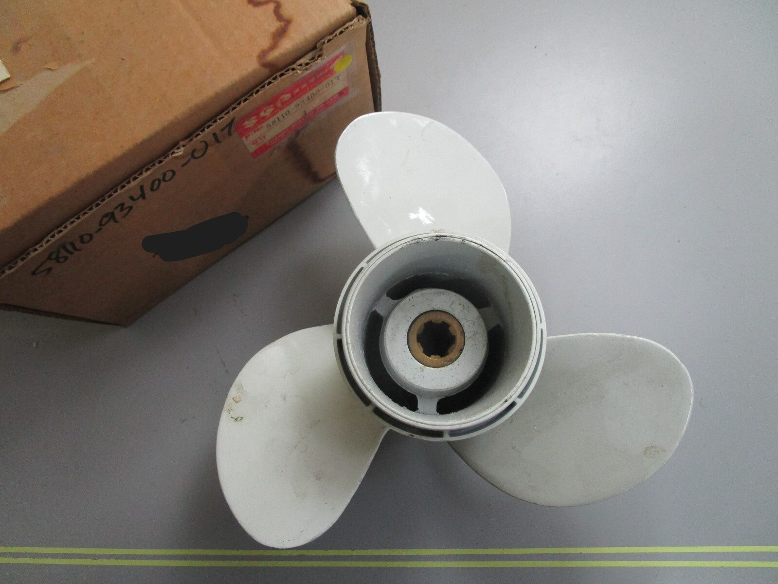 *NEW OEM* 0820 Suzuki 25hp 9¼ × 8 Propeller 58110-93400-01T