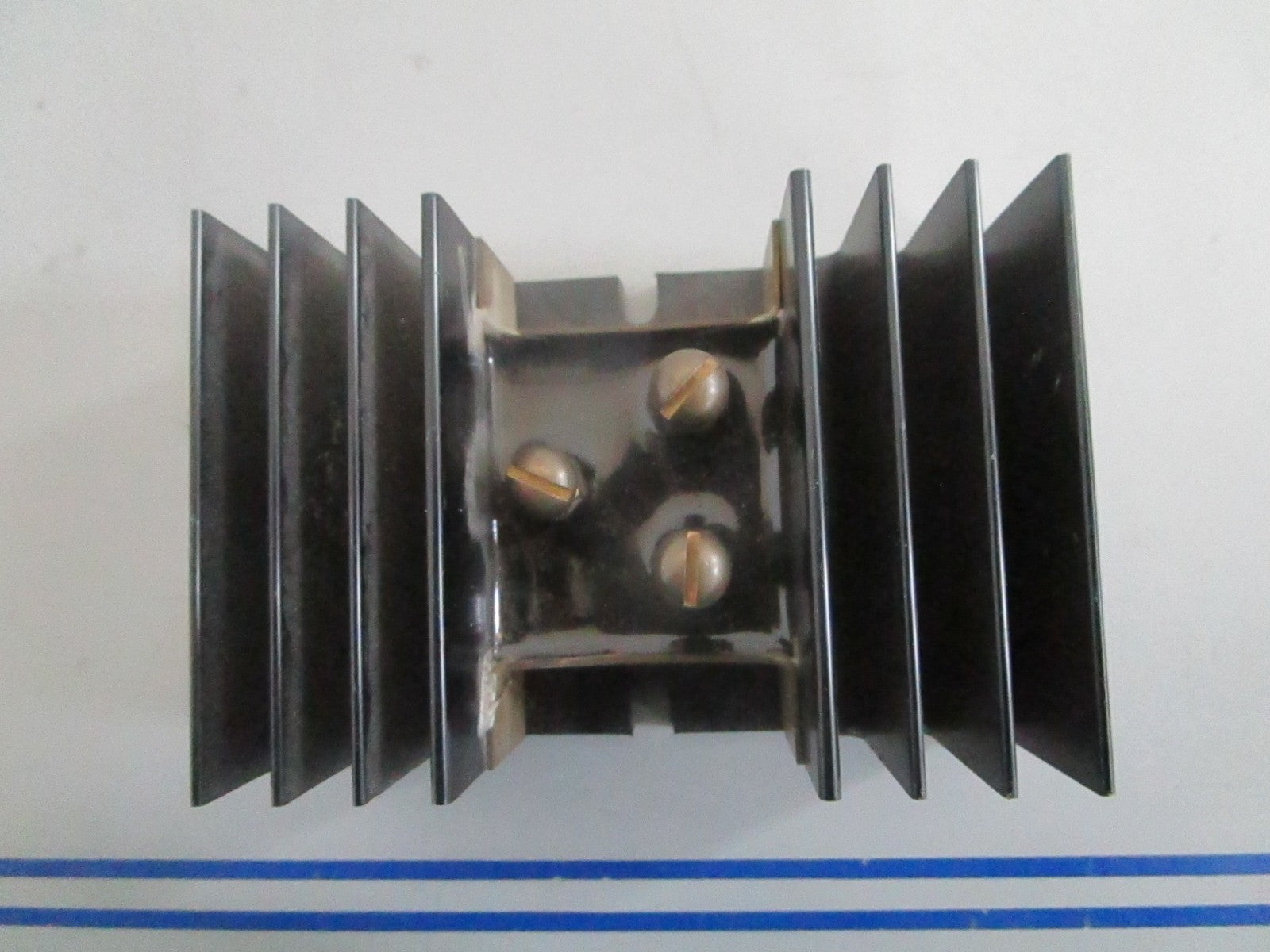 NEW #2412 Guest Battery Isolator 0820