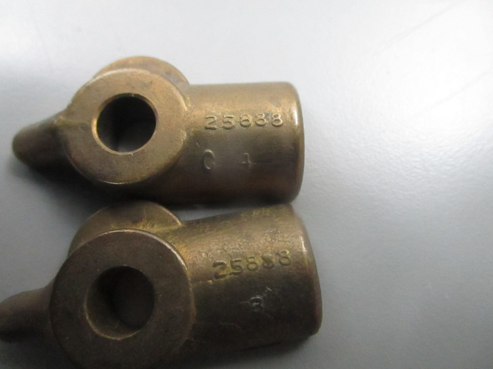 *NEW OEM* (LOT OF 2) 0810 Mercury Quicksilver Coupler 25888