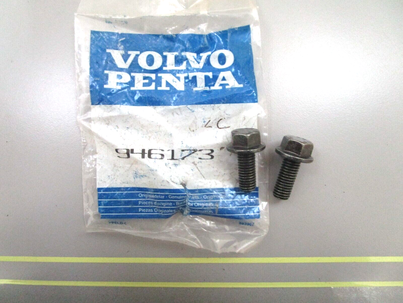 *NEW OEM* (LOT OF 2) 0750 Volvo Penta SCREW 946173 0946173