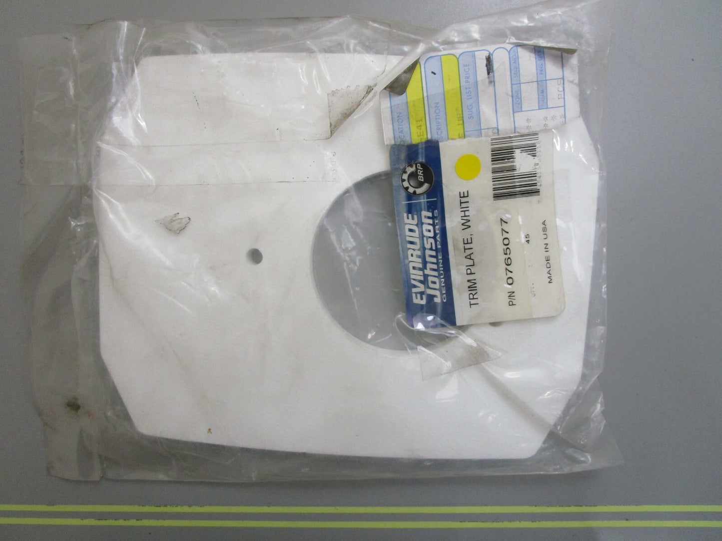 *NEW OEM* 0820 OMC Johnson Evinrude White Trim Plate 765077 0765077
